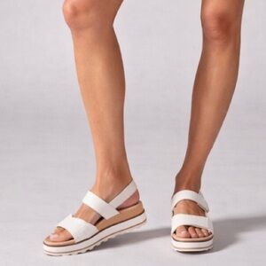 Vionic Phoenix Brielle Platform Sandals. Size 7.5